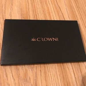 Crown Pro 10 Eyeshadow Palette